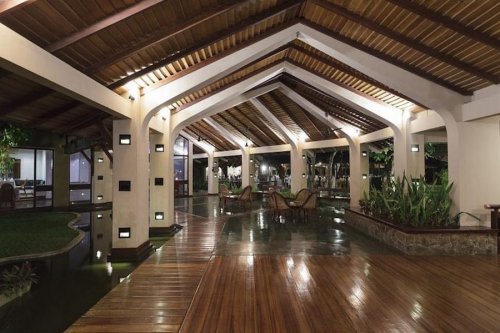 THE PALMS HOTEL 4