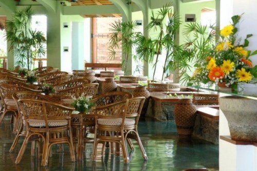 THE PALMS HOTEL 4