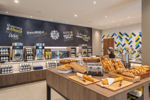 Hotel Hampton Hilton City West, Mnichov, vlakem