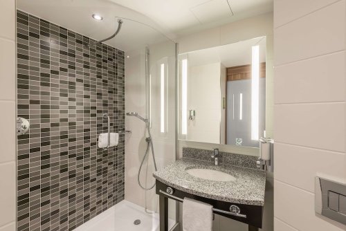 Hotel Hampton Hilton City West, Mnichov, vlakem