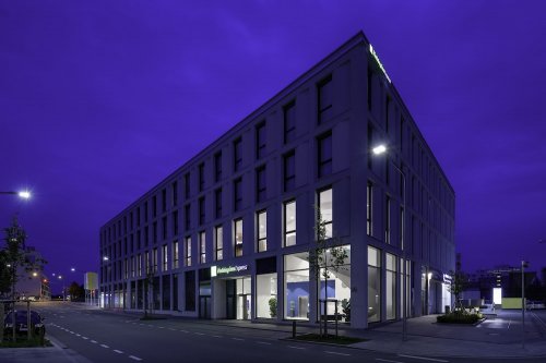 Hotel Holiday Inn Express, Regensburg - vlakem