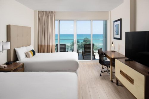Sherry Frontenac Oceanfront Hotel 3, Miami Beach