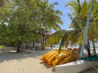 Malahini Kuda Bandos Resort, Maledivy, 13 dní Malahini Kuda Bandos Resort, Maledivy, 13 dní