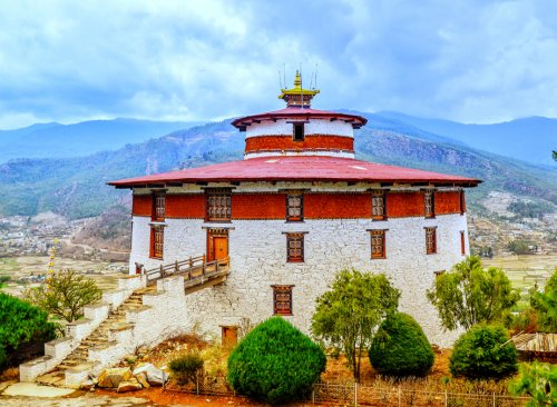 Bhutan se zastávkou v indickém Dillí