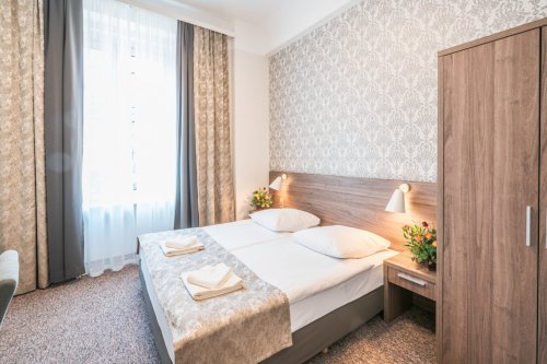 Hotel Polonia Wroclaw, vlakem