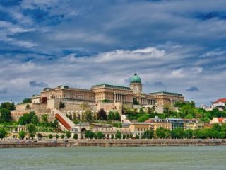 Budapešť vlakem, s průvodcem