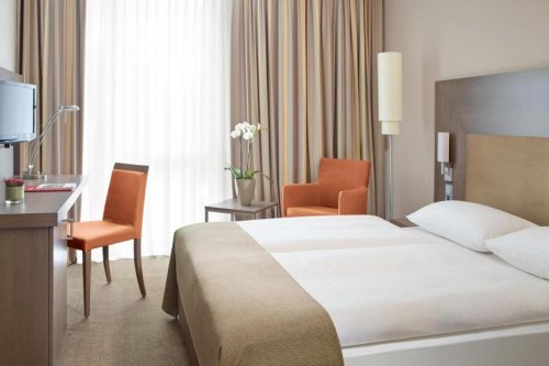 Hotel Intercity, Berlín, vlakem