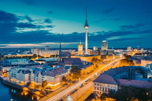 Hotel Holiday Inn Express Alexanderplatz, Berlín, vlakem