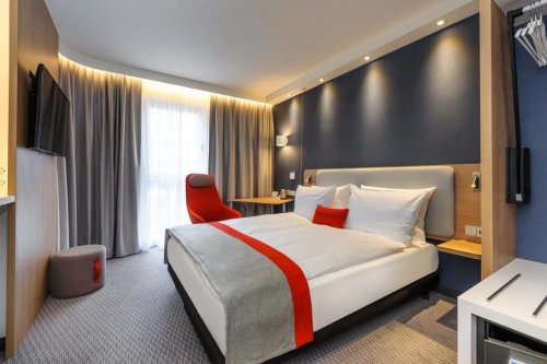 Hotel Holiday Inn Express Alexanderplatz, Berlín, vlakem
