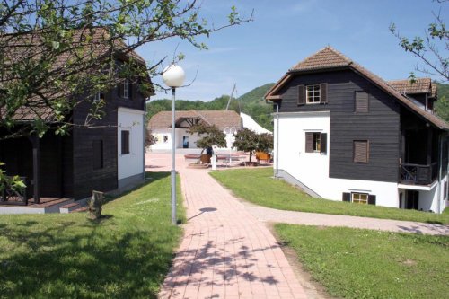Apartments Lipa Village