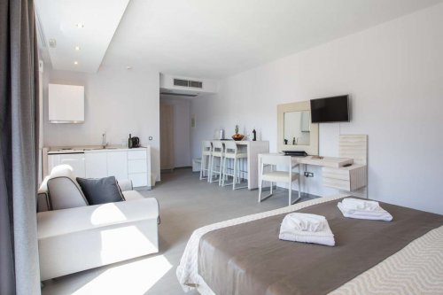 Aqua Oliva Suites