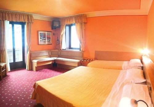 5denní zájezd s dopravou, polopenzí a skipasem v ceně – hotel Alle Alpi