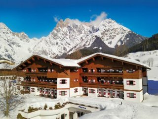 Familien- und Sporthotel Marco Polo Club Alpina Familien- und Sporthotel Marco Polo Club Alpina