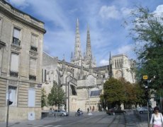 Bordeaux a Akvitánie, památky, víno a vlny Atlantiku