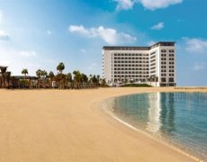 Rove La Mer Beach