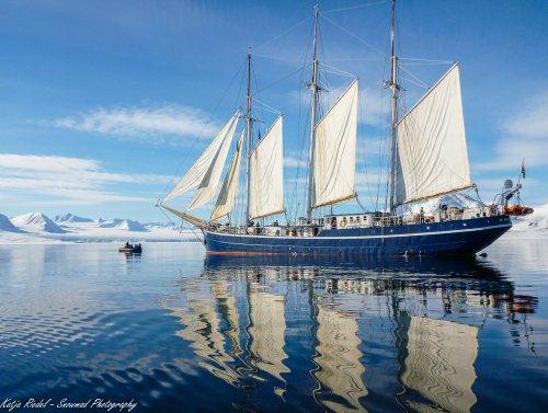 Iceland , Aurora Borealis, Fly & Sail (s/v Rembrandt van Rijn)