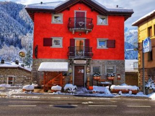 Hotel La Genziana Hotel La Genziana