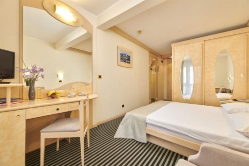 Hotel Istra (Poreč)