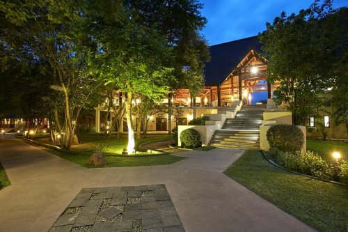 THE PARADISE RESORT AND SPA 4