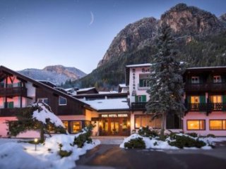 Hotel Regina delle Dolomiti Hotel Regina delle Dolomiti