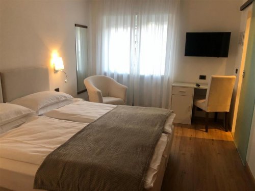 5denní zájezd s dopravou, polopenzí a skipasem v ceně – hotel Miralago