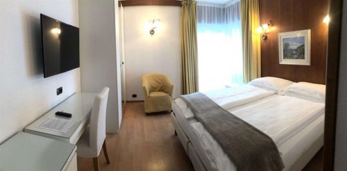 5denní zájezd s dopravou, polopenzí a skipasem v ceně – hotel Miralago