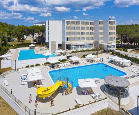 Hotel Adria 2027