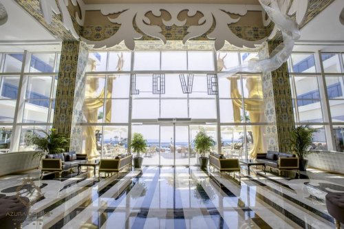 Azura Deluxe Resort