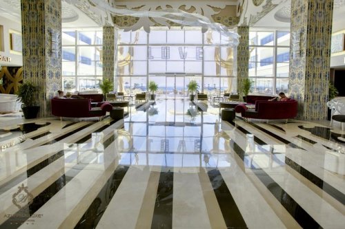 Azura Deluxe Resort