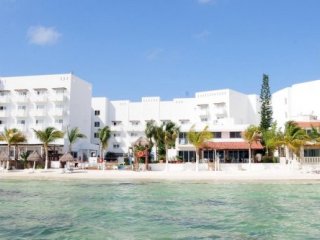 HOLIDAY INN CANCUN ARENAS 3