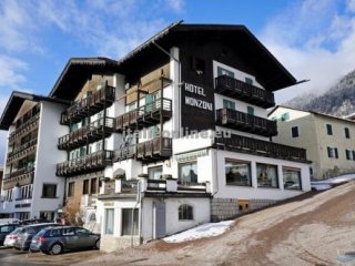 Hotel Monzoni SKI Hotel Monzoni SKI