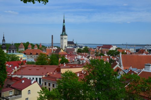 SLUNOVRAT VE FINSKU A PLAVBA DO TALLINNU