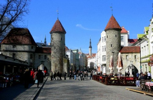 SLUNOVRAT VE FINSKU A PLAVBA DO TALLINNU