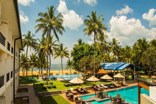 CAMELOT BEACH HOTEL 3