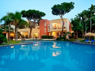 Hotel La Reginella s bazénem Hotel La Reginella s bazénem