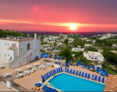 Hotel Tramonto d Oro s bazénem