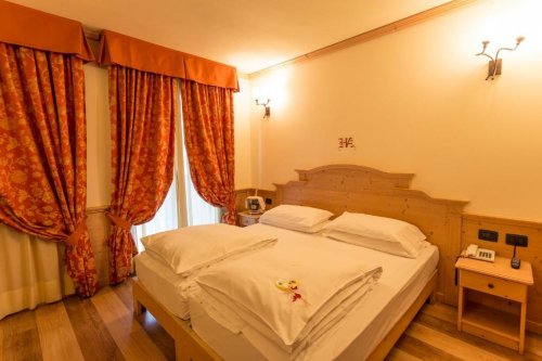 5denní zájezd (denní přejezd) s dopravou, polopenzí a skipasem v ceně – hotel Arisch