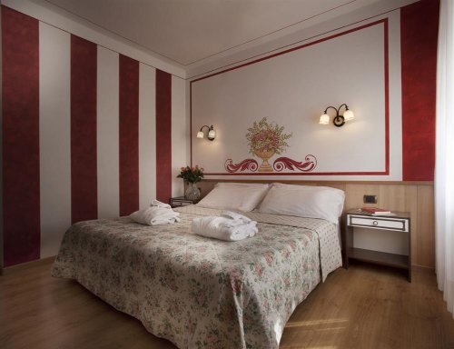6denní zájezd (denní přejezd) s dopravou, polopenzí a skipasem ceně – hotel Miralago