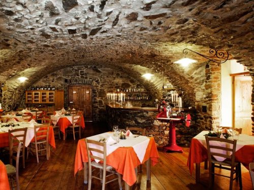 6denní zájezd (denní přejezd) s dopravou, polopenzí a skipasem ceně – hotel La Mirandola