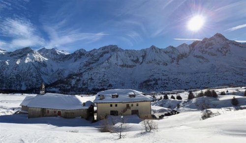 6denní zájezd (denní přejezd) s dopravou, polopenzí a skipasem ceně – hotel La Mirandola