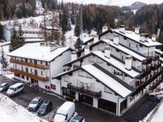 Hotel Plan Bois - Aosta - loc. Pila - Gressan Hotel Plan Bois - Aosta - loc. Pila - Gressan
