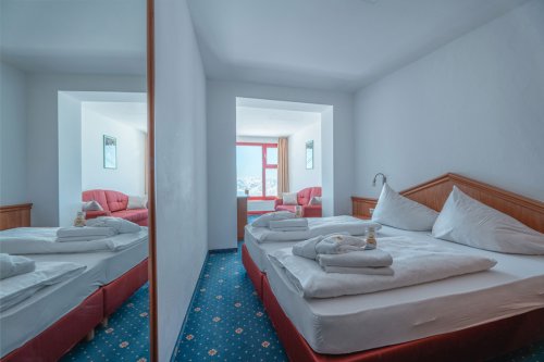 Hotel Glacier Grawand SKI OPENING