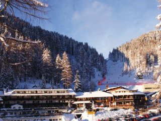 Sport Hotel Pampeago Sport Hotel Pampeago
