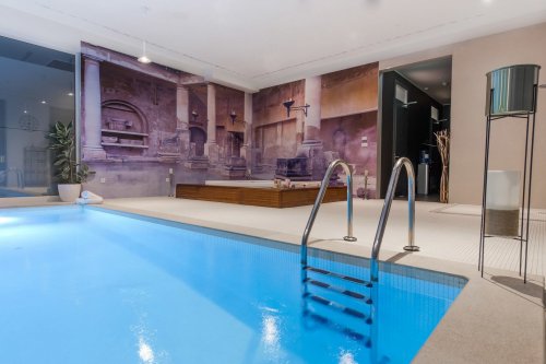 Hotel Salona Palace