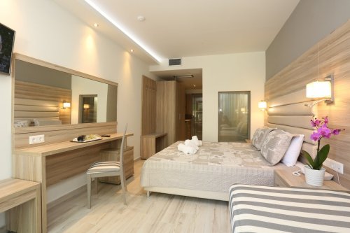 Dionysos Hotel and Studios