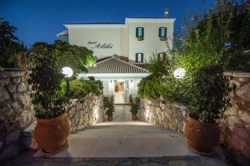 Aliki Hotel
