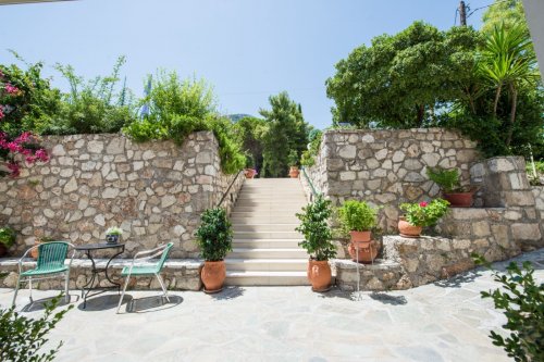 Aliki Hotel