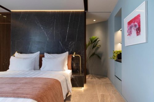 Perianth Hotel