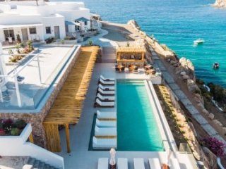 Super Paradise Suites