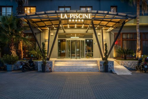 La Piscine Art Hotel